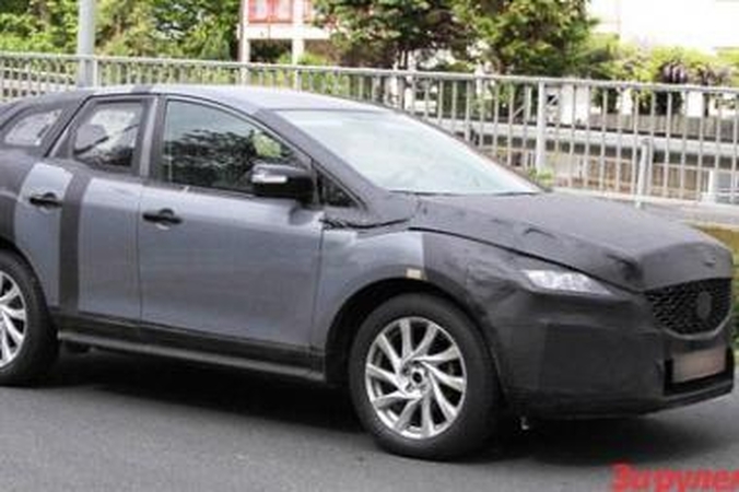 Paparacų kadras: "Mazda CX-5"