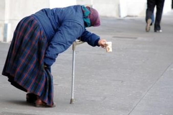 Į skurdą brenda ir didmiesčių gyventojai, ir dirbantys