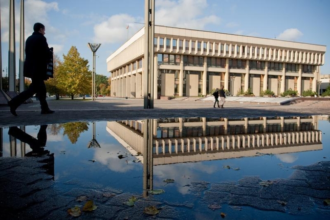Seimo narių išeitinėms reikės 2,9 mln. litų