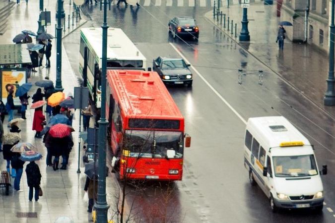 Privačių vežėjų šauksmas: mus siekiama užsmaugti