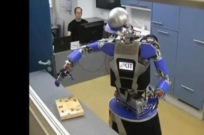 Sukūrė robotą, kuris mokosi liesdamas