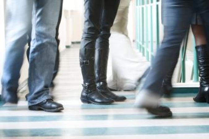 Darbiečiai siūlo naikinti savivaldybių politikų-perbėgėlių mandatus