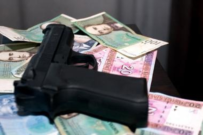 Kauno policija sulaikė 5 turto prievartautojus