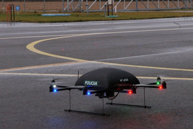 Masinių renginių metu tvarką prižiūrės nepilotinė skraidyklė