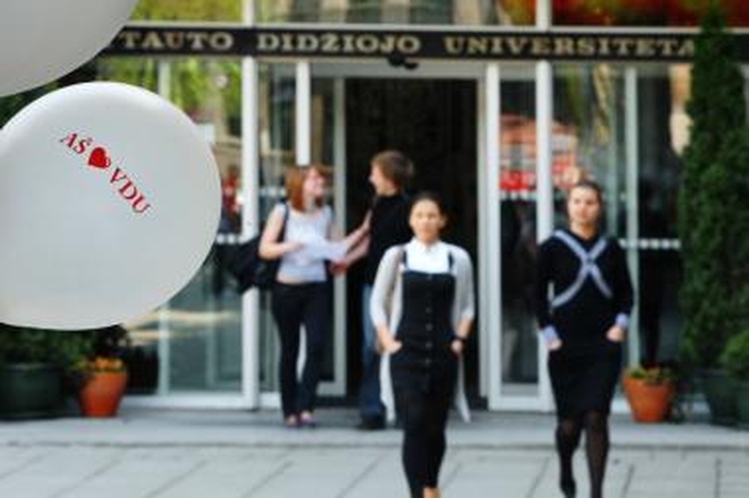 VDU bendradarbiaus su „Oracle“ kompanija 