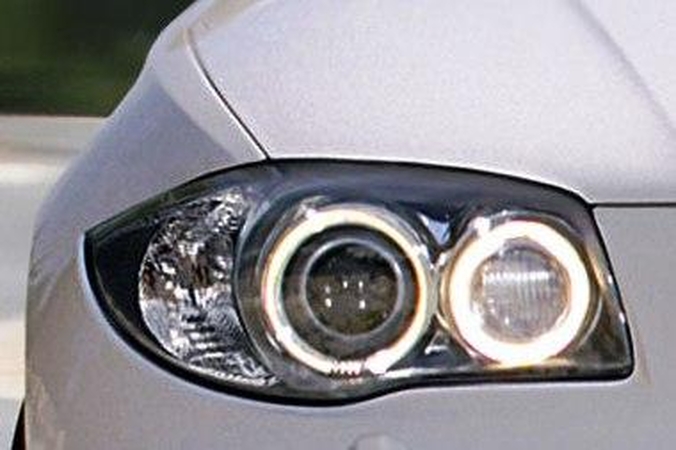 Dienos žibintai nuo 2011 metų bus privalomi visiems naujiems automobiliams