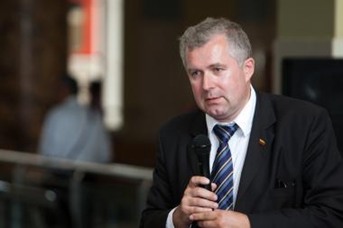 A.Anušauskas išsaugojo postą