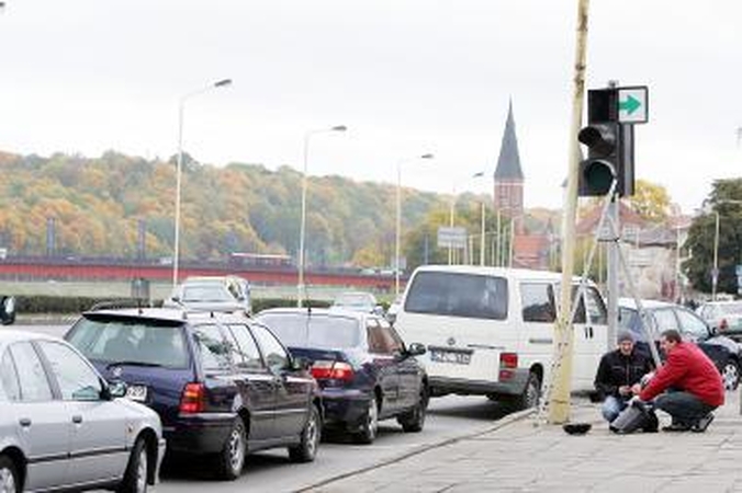 Birštono gatvėje šviesoforas vėl veikia