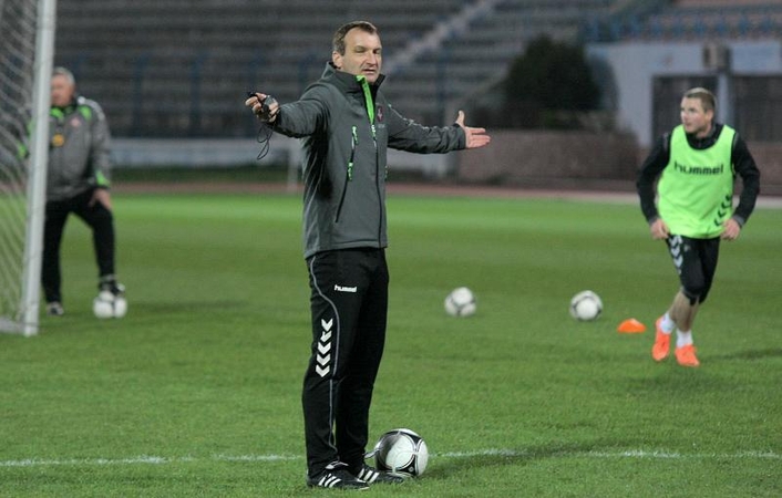 Lietuvos futbolininkai purvo voniose beviltiškai prapylė albanams