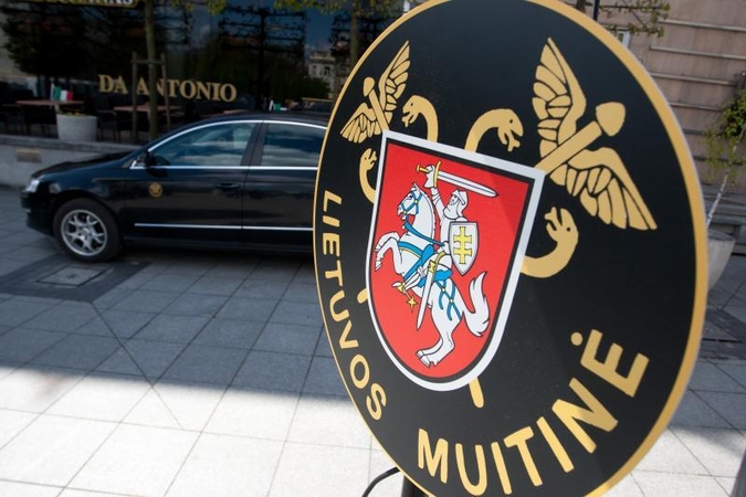 Ekonominius nusikaltimus išaiškinusių pareigūnų premijoms - 1,4 mln.Lt
