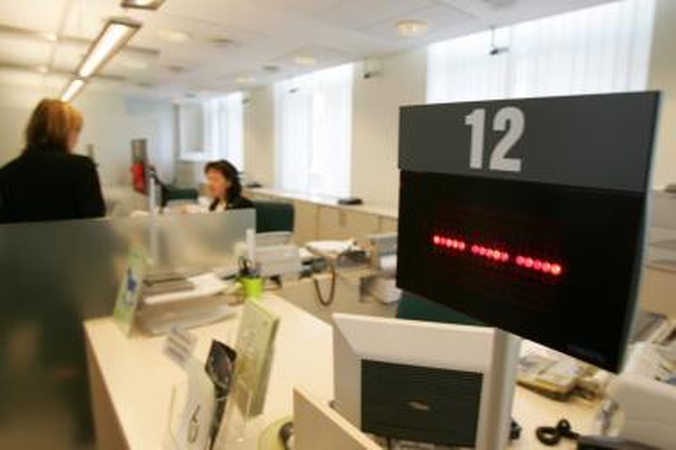 Latvijos bankai praėjusį mėnesį toliau mažino indėlių palūkanas