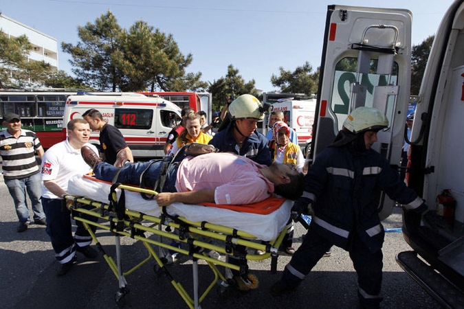 Stambule sprogus bombai sužeisti septyni žmonės