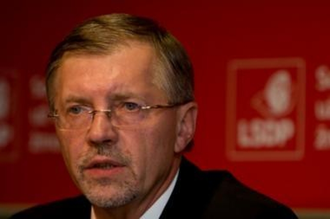 Buvęs premjeras kritikuoja koaliciją