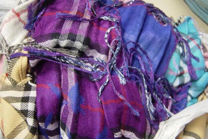 Gariūnuose sulaikyta apie 300, kaip įtariama, „Burberry“ klastočių 