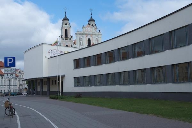 Dalis mokyklų perrašo brandos atestatus