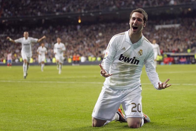 „Chelsea“ vietoj N.Anelka norėtų G.Higuaino