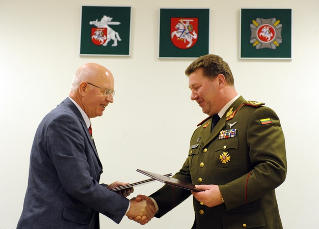 Lietuvos kariuomenė bendradarbiaus su VGTU
