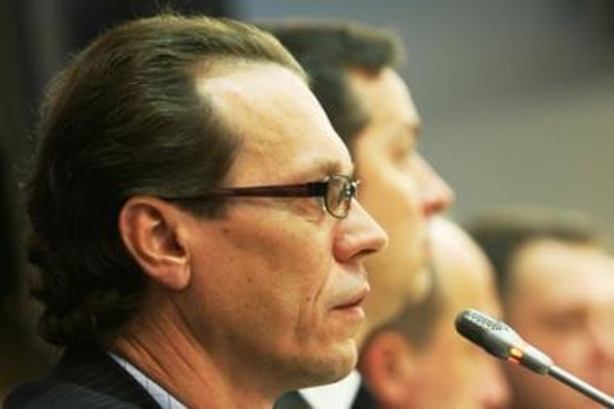 A.Šemetos siūlymui dėl degalų apmokestinimo - kritikos lavina 