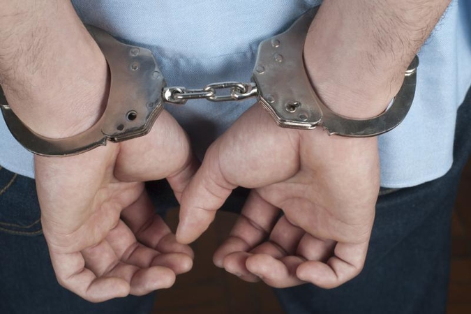 Parduotuvės savininkas merginas prievartaudavo su 16-mečiu padėjėju