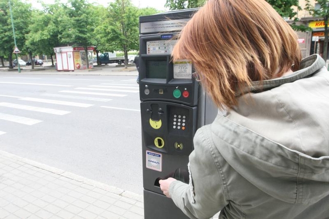 Elektromobilių vairuotojams Klaipėdoje siūlomos lengvatos