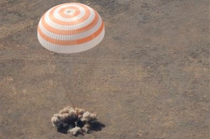 Kapsulė sėkmingai pargabeno 3 astronautus