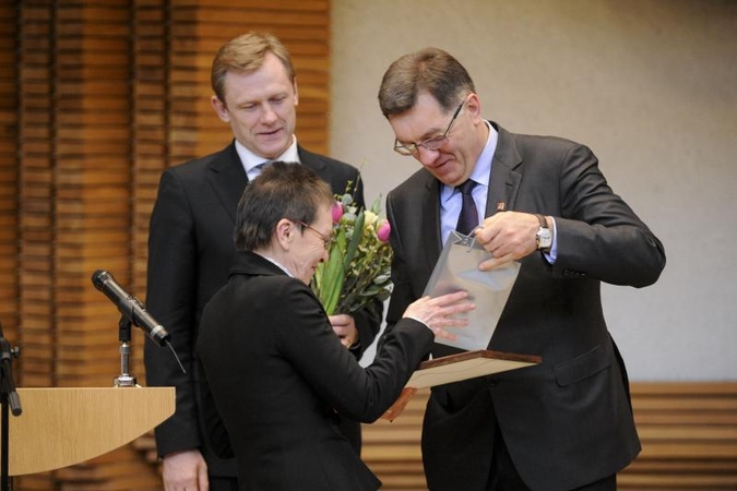 Trylikai menininkų įteiktos Vyriausybės kultūros ir meno premijos
