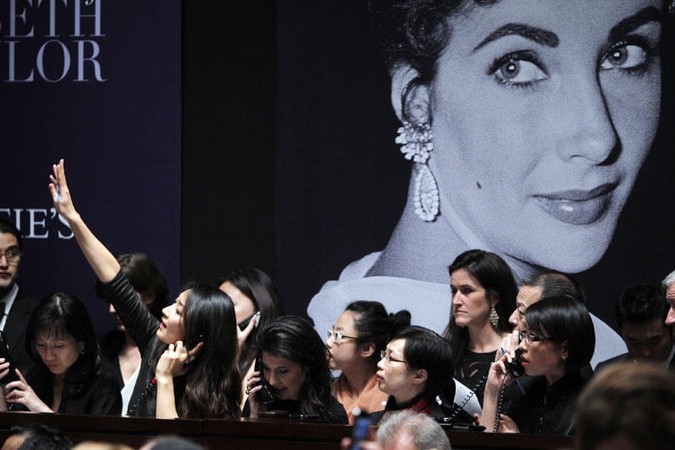 Elizabeth Taylor perlas parduotas už 11,84 mln. dolerių
