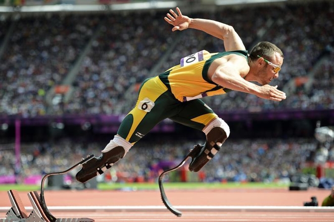 Parolimpinis čempionas O. Pistorius įtariamas nužudęs savo merginą