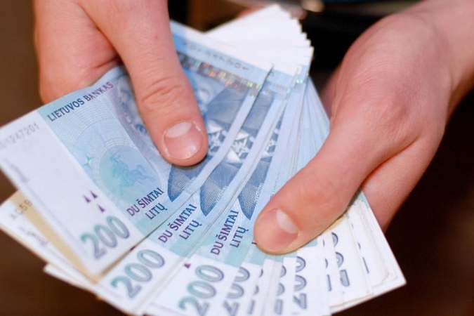 Žinybų vadovai deklaruoja neturintys milijonų