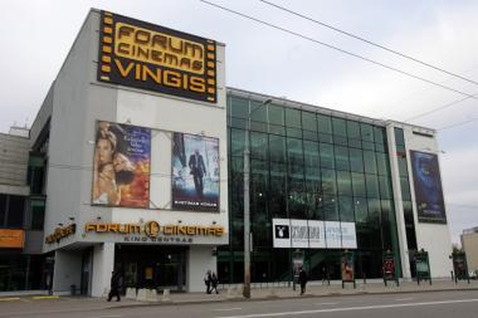 Teismas areštavo kino teatrą "Forum Cinemas Vingis"