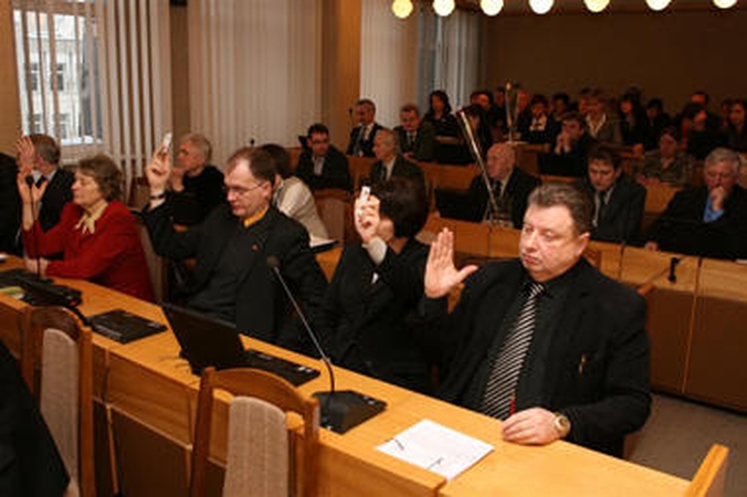 Politikams klysti – į naudą