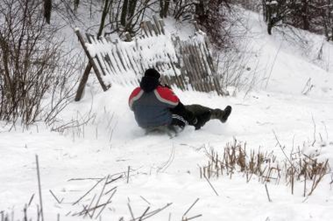 Rogutėmis važinėję vaikai šalia Šilutės sutrikdė traukinių eismą