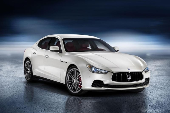 „Maserati Ghibli“ – sedanas, varomas ir dyzeliniu varikliu (foto)