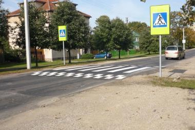 Atnaujinti greitį mažinantys kalneliai Radvilėnų plente