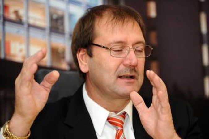 V.Uspaskichas pabūgo Kalnaberžės dvaro nacionalizacijos