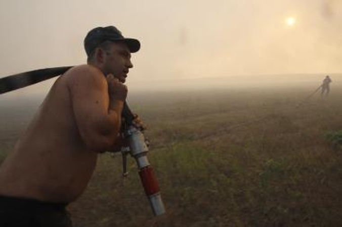 Rusijai padėti turėję išvykti Lietuvos ugniagesiai Vilniuje dar laukia vizų 