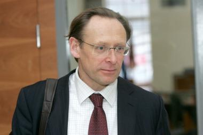 Premjero patarėjas R.Alekna prisiduria rengdamas paskaitas 