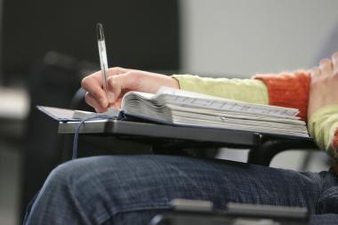 Pretenduoti į nemokamas vietas galės išlaikiusieji 3 egzaminus
