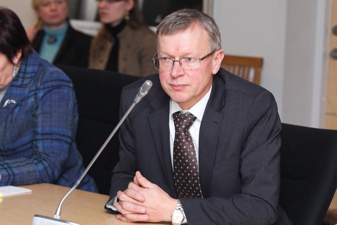 K.Masiulį komisijoje dėl N.Venckienės imuniteto pakeis M.Adomėnas