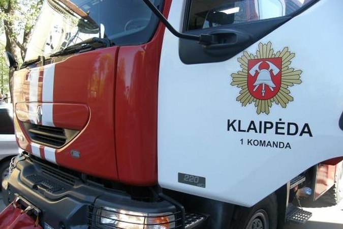 Visų šventųjų dienos vakarą užsiliepsnojo namas Kiškėnuose