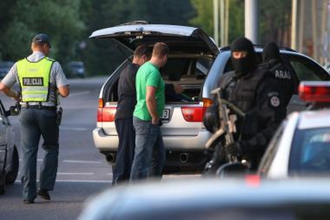 „Aras“ Kaune aptiko sandėlius su dešimtimis kilogramų sprogmenų
