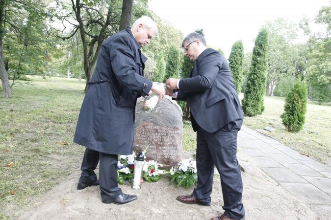 Uostamiestyje prisimintos žydų genocido aukos, padėkota jų gelbėtojams