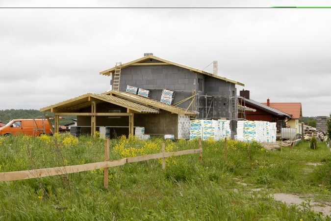 Griežtinama statybų priežiūra (namų savininkams grasina baudomis)