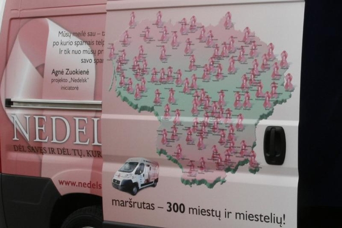 Rožinis „Nedelsk“ autobusėlis atvyksta į Vilnių (vietos ir laikas)