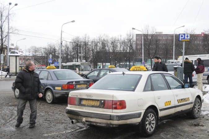 Taksi verslas paklūsta džiunglių įstatymams