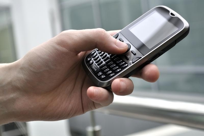 Skambindami atsitiktiniams asmenims jie prisistatydavo bankų darbuotojais