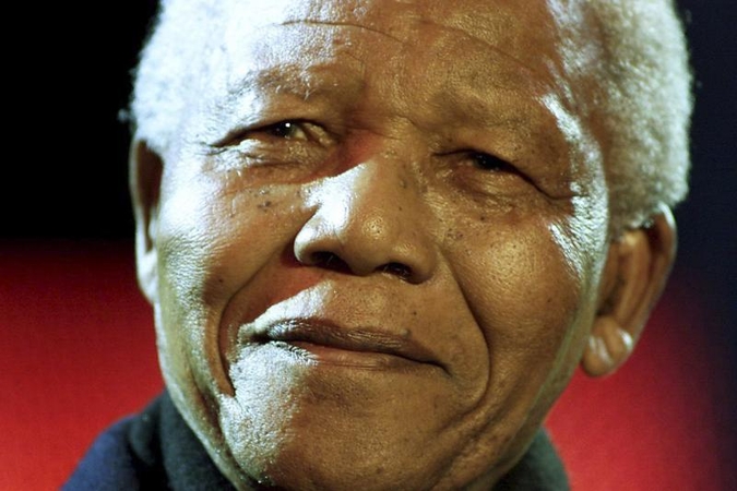 Hospitalizuotas buvęs PAR prezidentas Mandela kvėpuoja savarankiškai