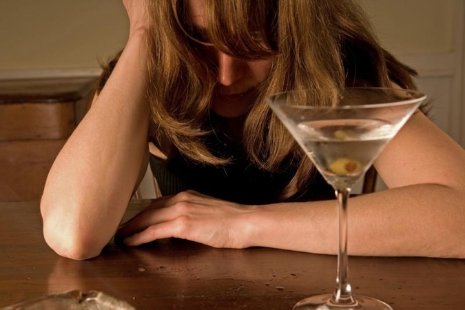 Alkoholiko stereotipai keičiasi: kaip atpažinti simptomus?