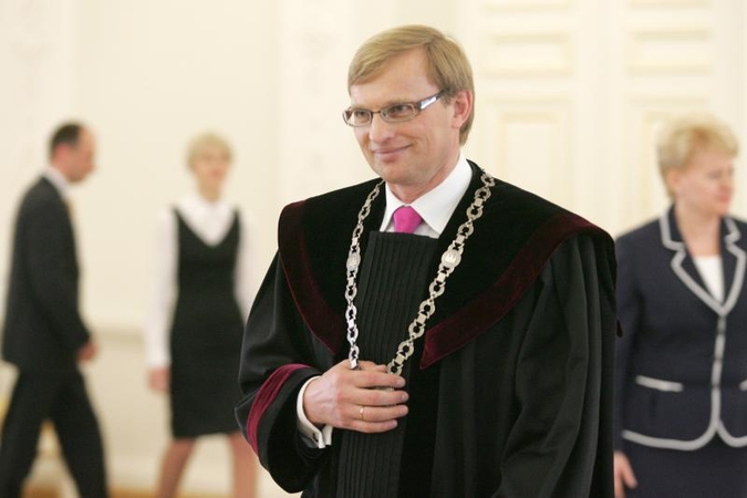 Patariama skirti A.Valantiną Vilniaus apygardos teismo teisėju
