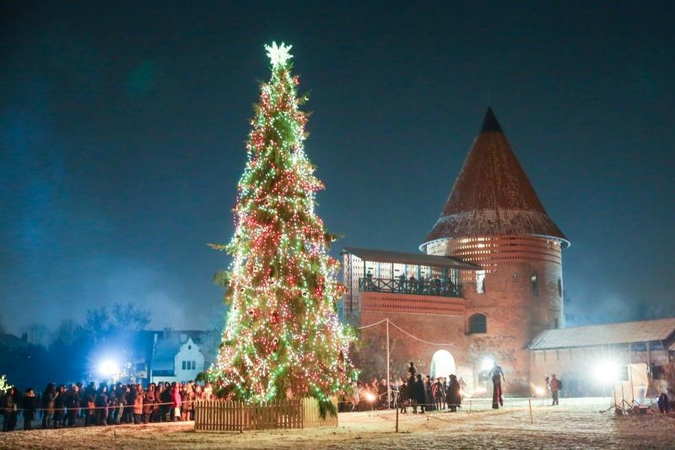 Kaunas kalėdinį  apdarą pamažu keičia į  kasdienį